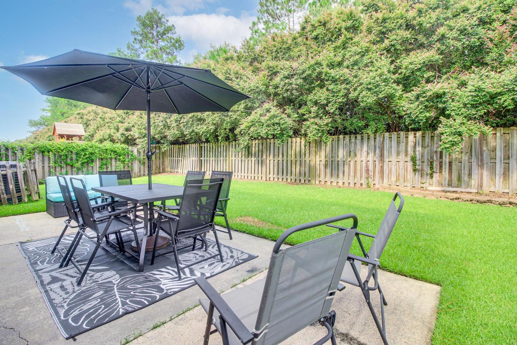 Spacious Pooler Home With Family-Friendly Perks Savannah Luaran gambar
