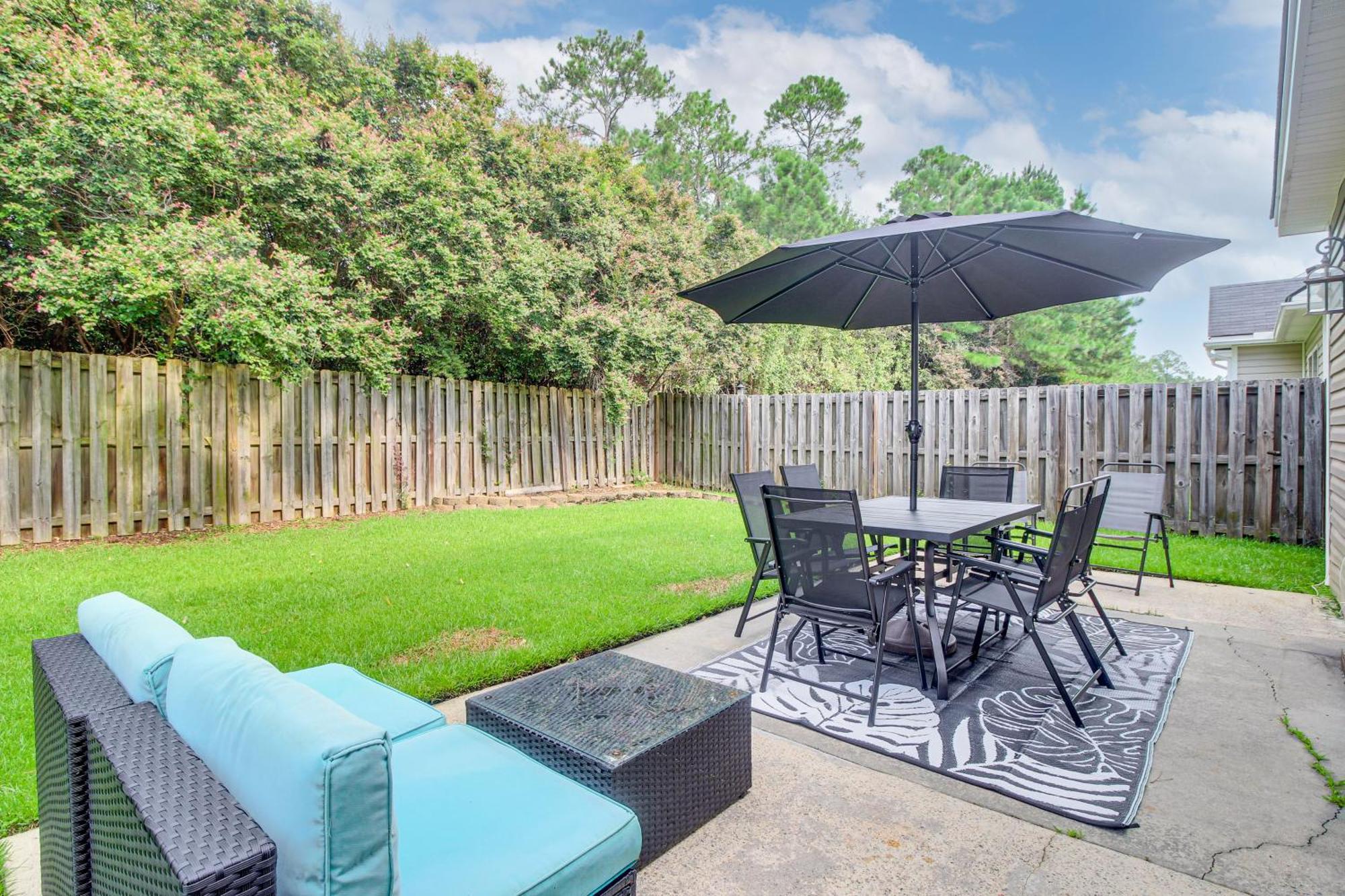 Spacious Pooler Home With Family-Friendly Perks Savannah Luaran gambar